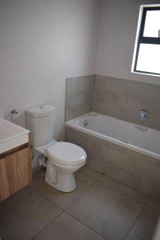 2 Bed Apartment in Wapadrand photo number 9