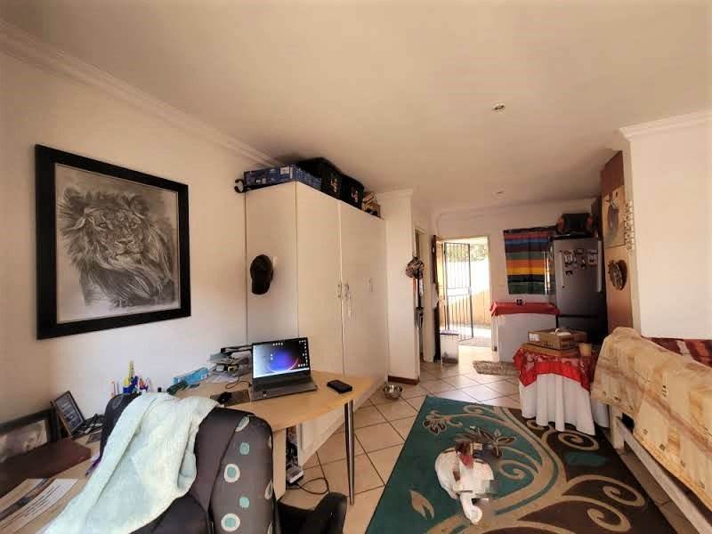 1 Bed Townhouse in Annlin photo number 8