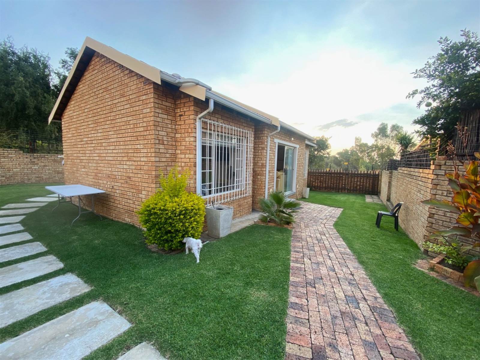 3 Bed House in Roodepoort Central photo number 4