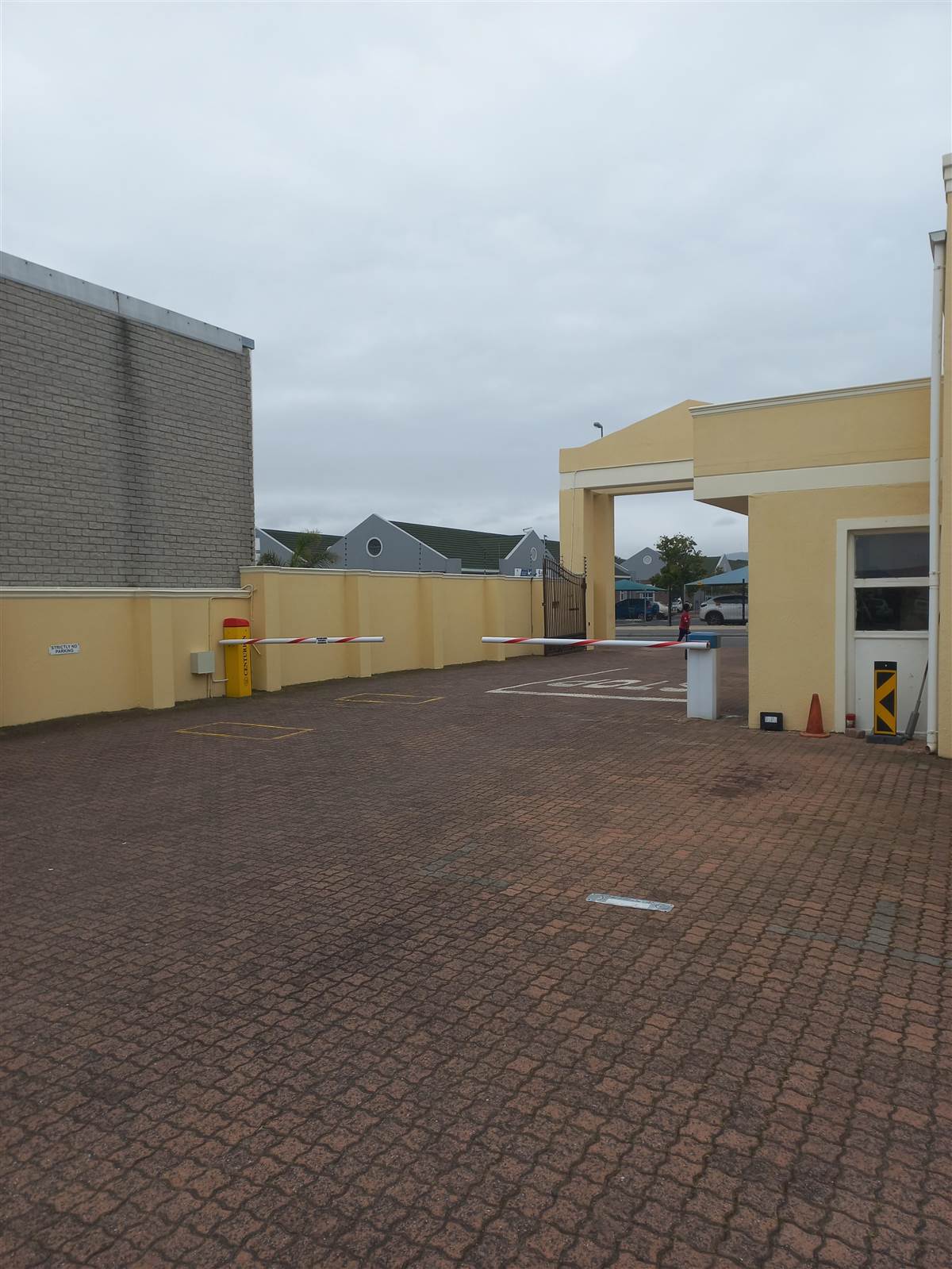 228  m² Commercial space in Milnerton Central photo number 3