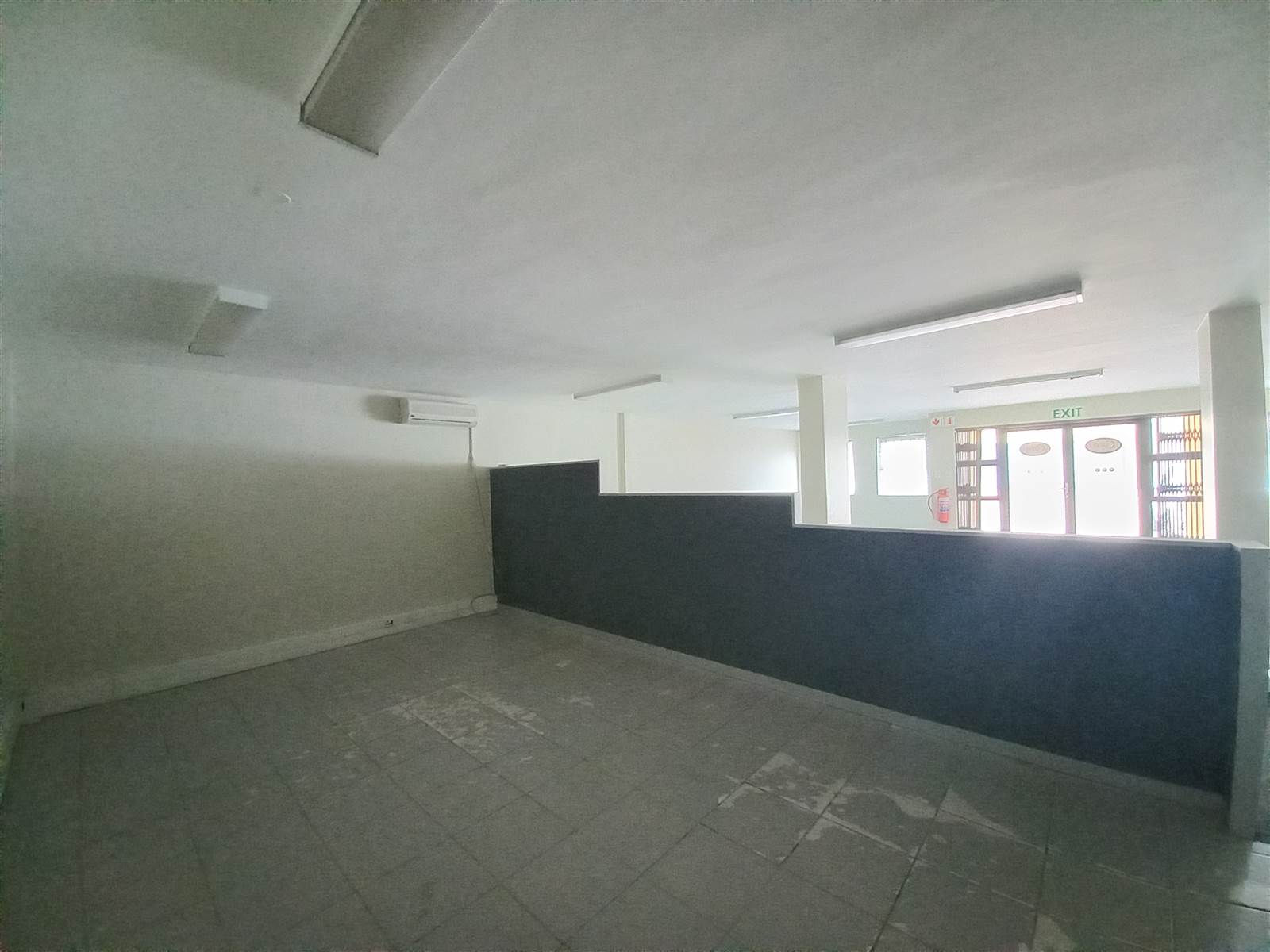228  m² Commercial space in Milnerton Central photo number 4