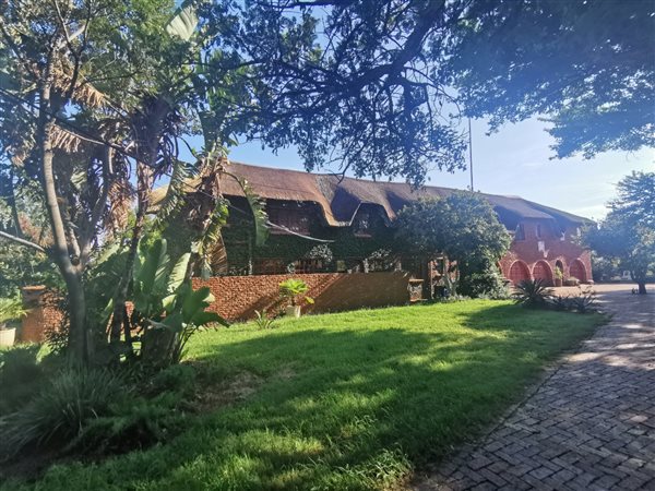 5 Bed House in Mnandi AH