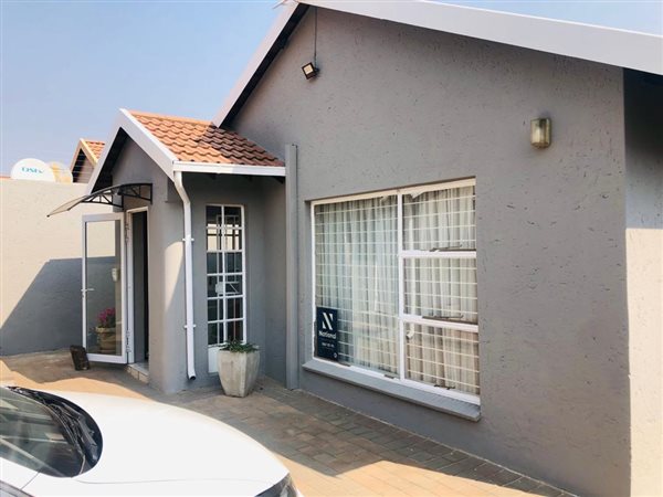 2 Bed House in Judiths Paarl