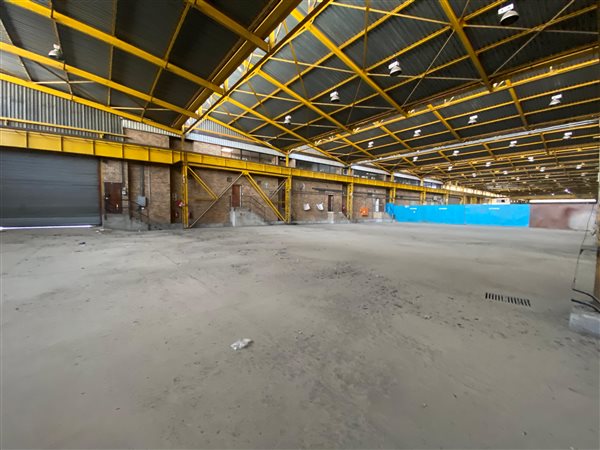 2 000  m² Industrial space