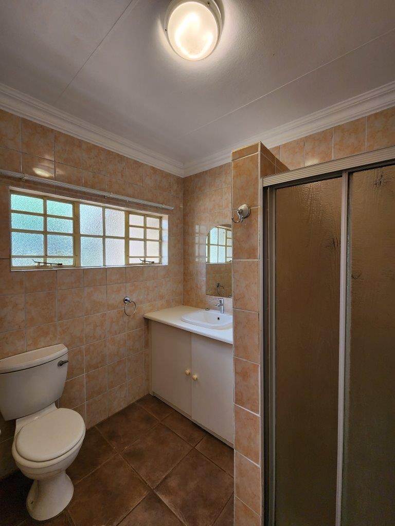 2 Bed Townhouse in Hoedspruit photo number 14
