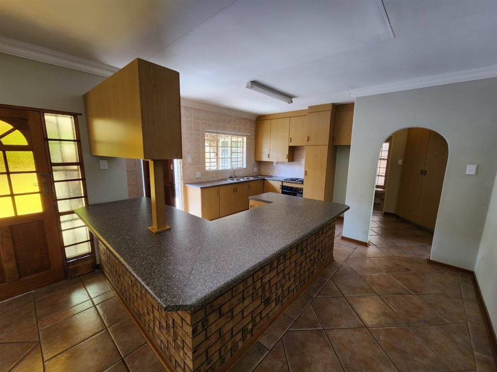 2 Bed Townhouse in Hoedspruit photo number 10
