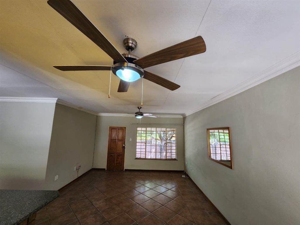 2 Bed Townhouse in Hoedspruit photo number 6