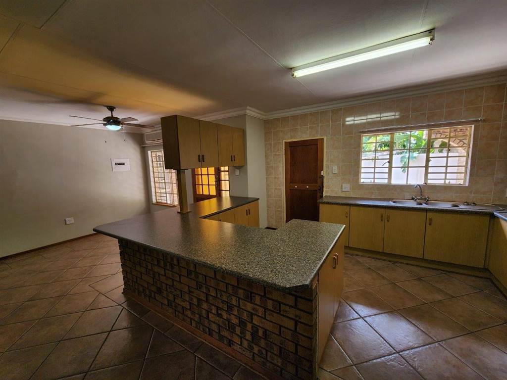2 Bed Townhouse in Hoedspruit photo number 21
