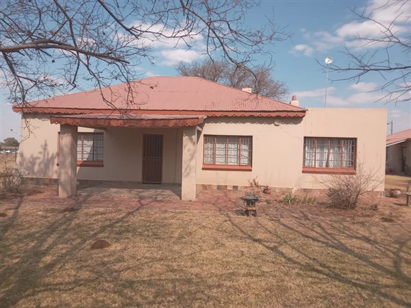 2.5 Bedroom House 2.5 Bedroom House