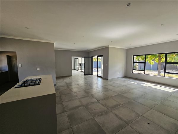 4 Bedroom House 4 Bedroom House