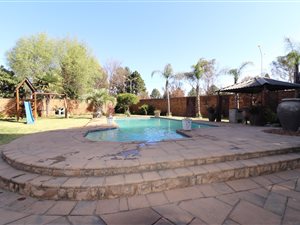 5 Bed House in Presidents Dam