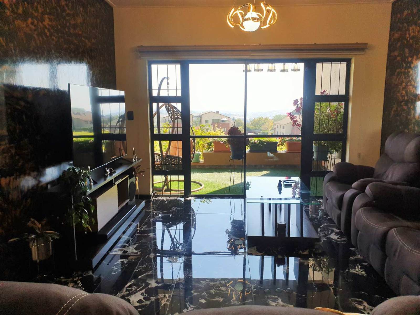 3 Bed Apartment in Roodepoort Central photo number 4