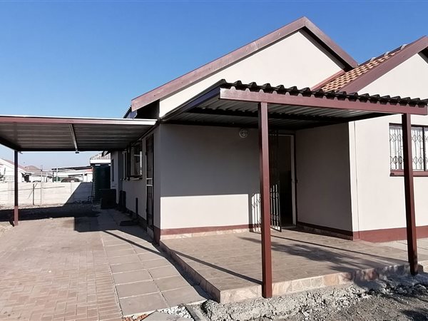 4 Bedroom House 4 Bedroom House