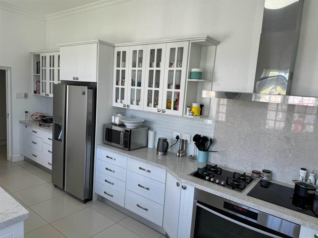 4 Bed House in Graaff Reinet photo number 20