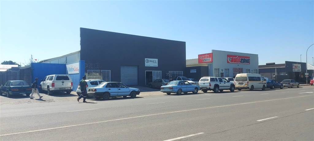 400  m² Commercial space in King Williams Town photo number 5