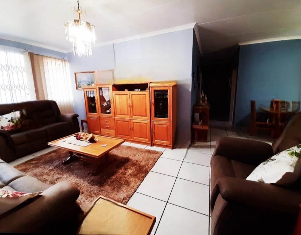 3 Bed Townhouse in Sasolburg photo number 18