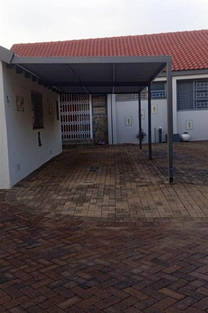3 Bed Townhouse in Sasolburg photo number 7