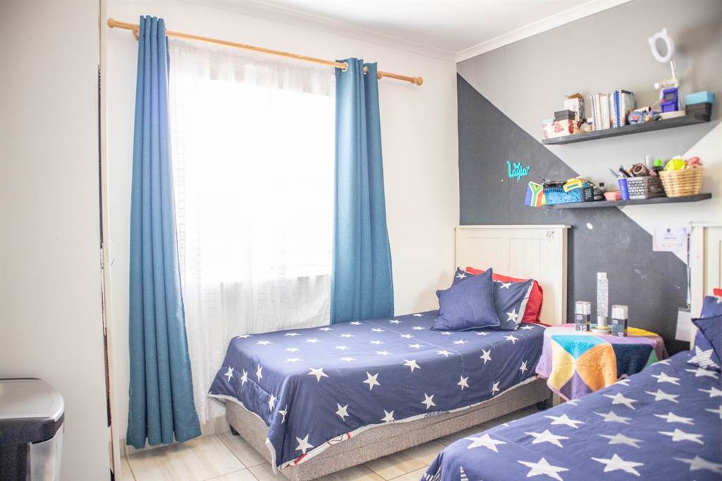 2 Bed Apartment in Costa Da Gama photo number 14