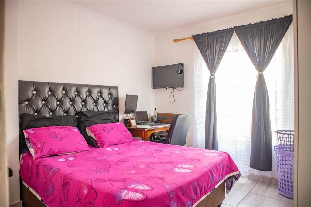 2 Bed Apartment in Costa Da Gama photo number 11