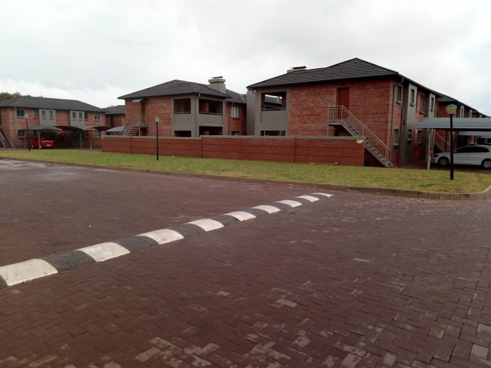 2 Bed House in Pretoria West photo number 2