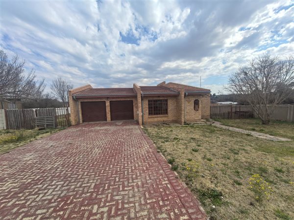 4 Bedroom House 4 Bedroom House