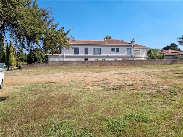 936 m² Land