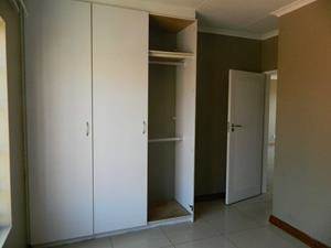 2 Bed Townhouse in Meyersdal photo number 7