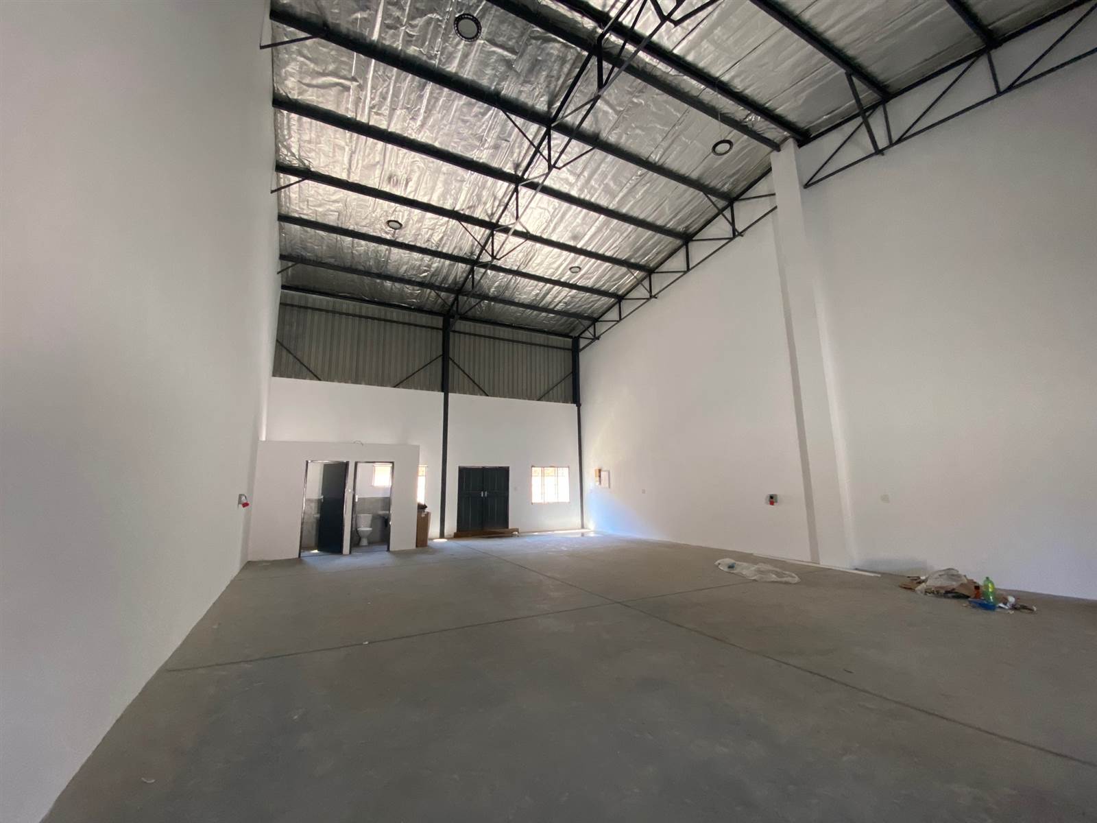 175  m² Commercial space in Ladanna photo number 4