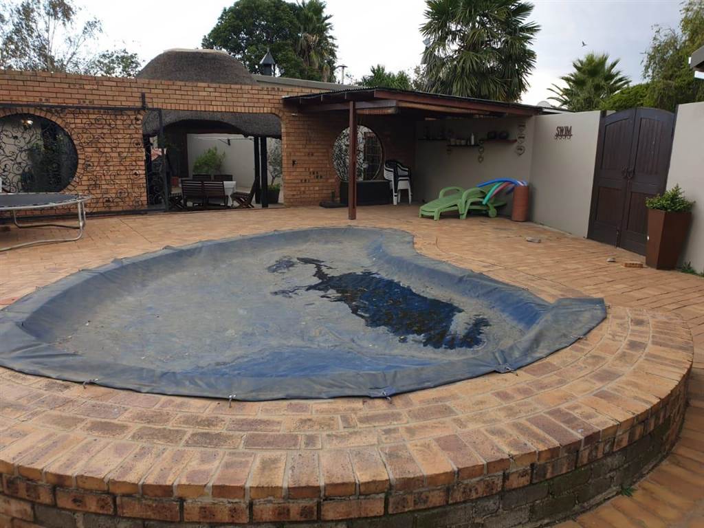 4 Bed House in Trichardt photo number 12
