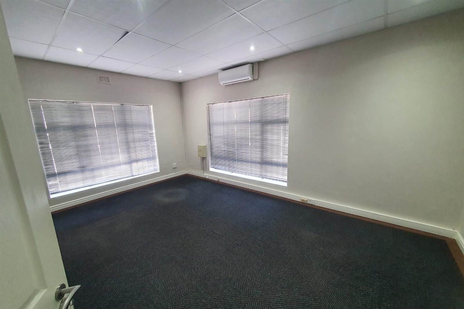 271  m² Commercial space in Newton Park photo number 2