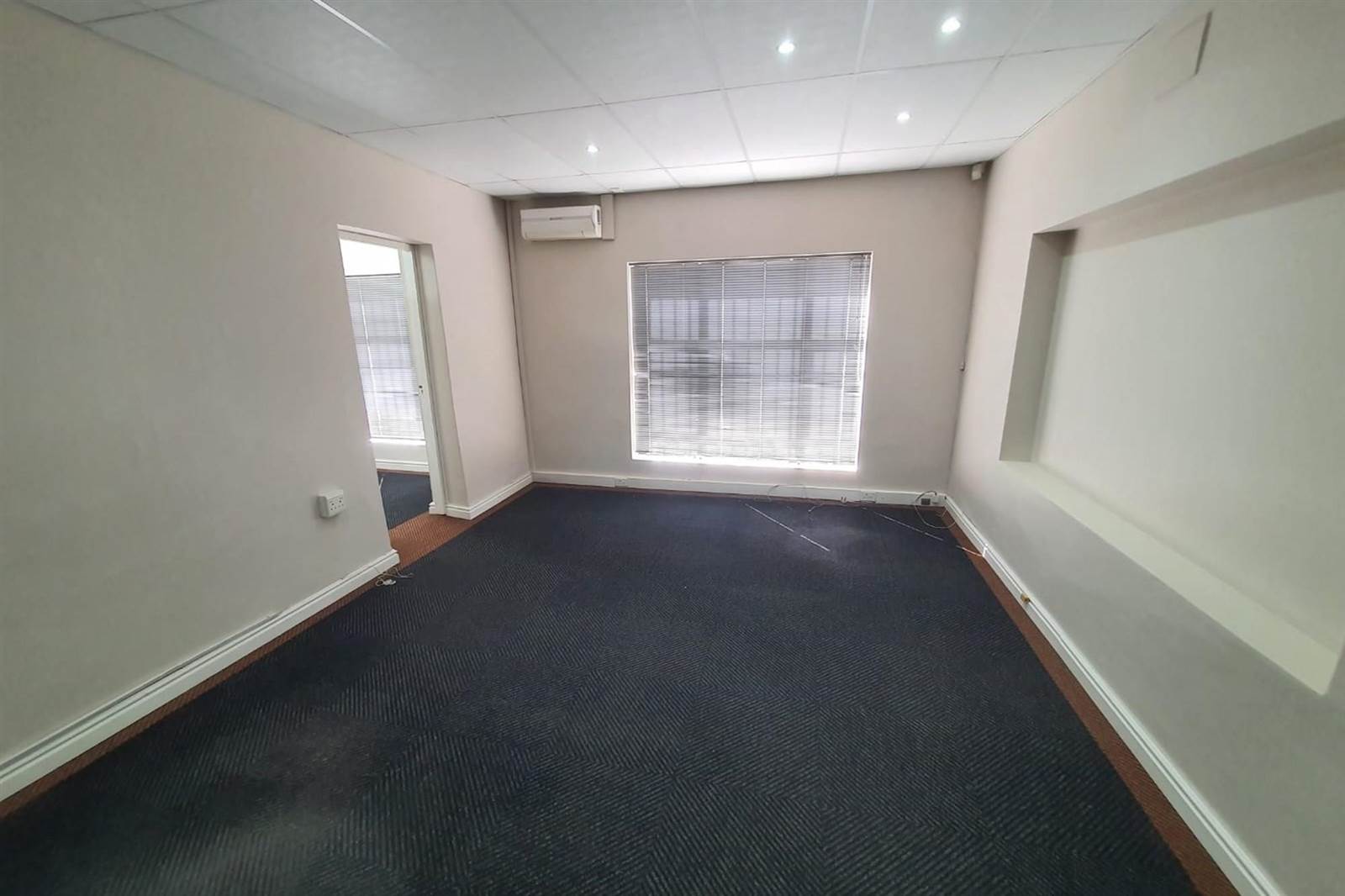 271  m² Commercial space in Newton Park photo number 3