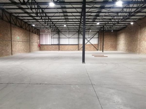 832  m² Industrial space