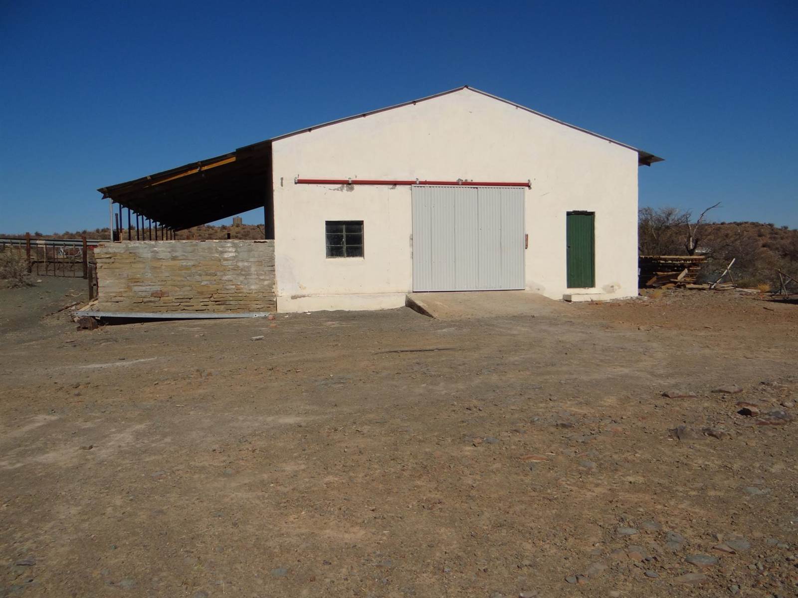 2083 ha Farm in Beaufort West photo number 15