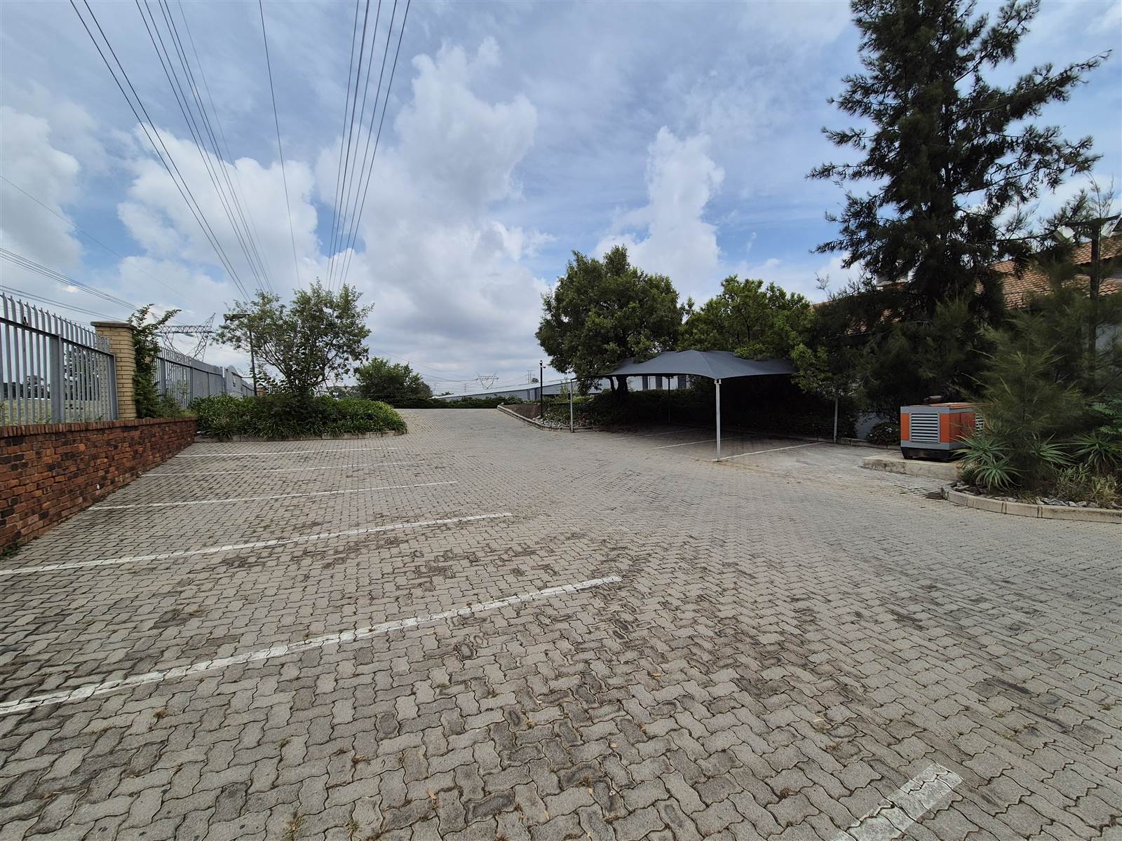 561  m² Industrial space in Linbro Park photo number 13