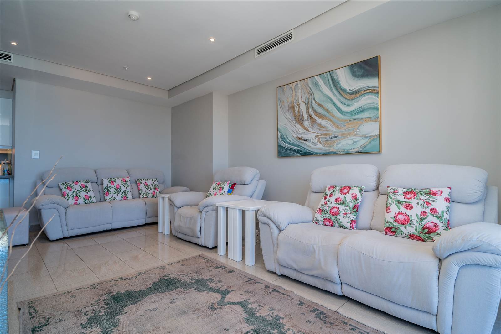 3 Bed Apartment in Umhlanga Rocks photo number 10