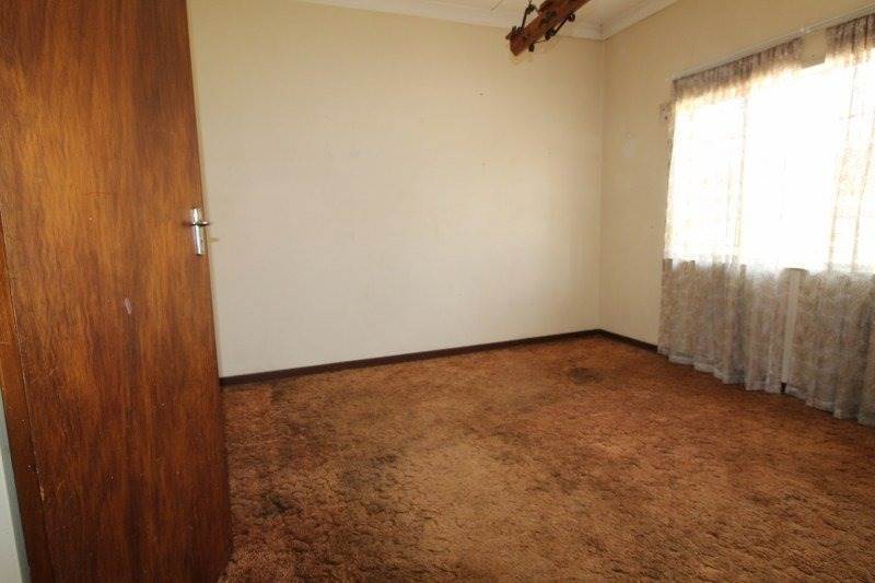 3 Bed House in Potchefstroom Central photo number 9