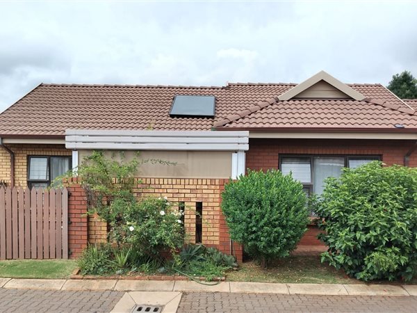 2 Bedroom Simplex 2 Bedroom Simplex