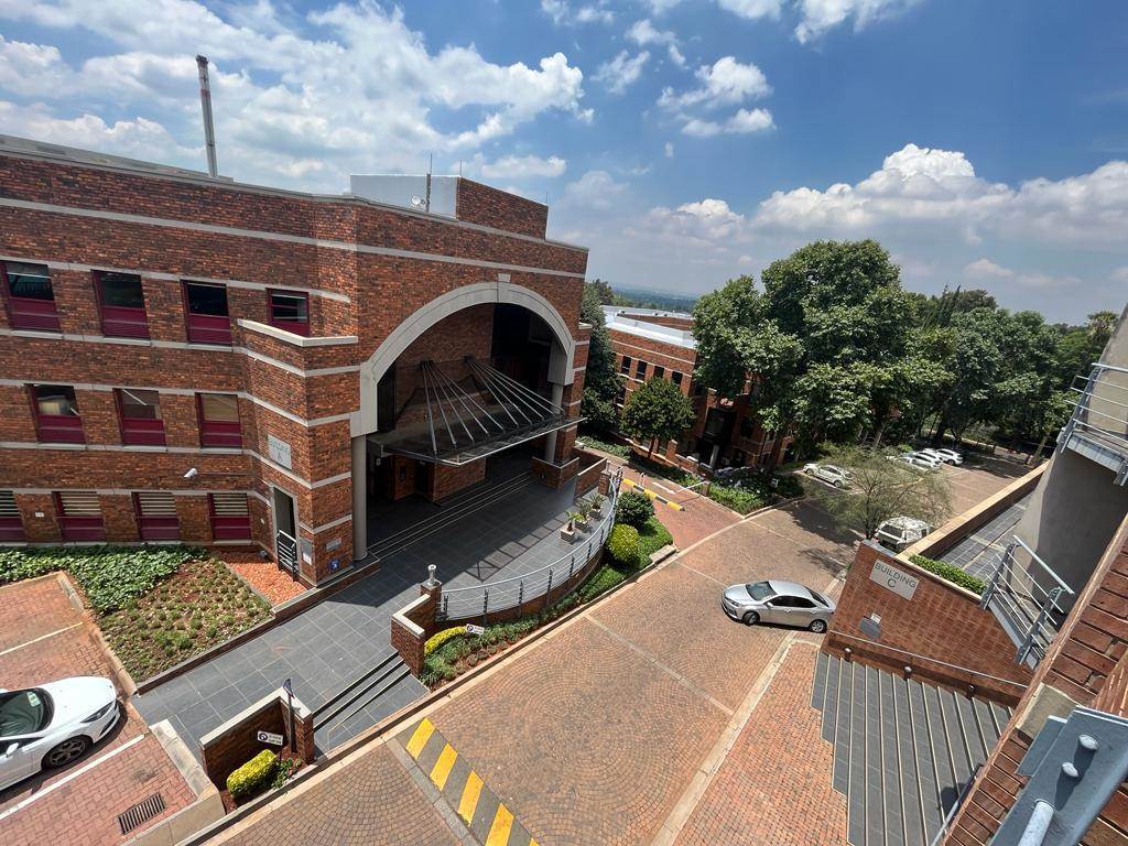 822  m² Commercial space in Parktown photo number 1
