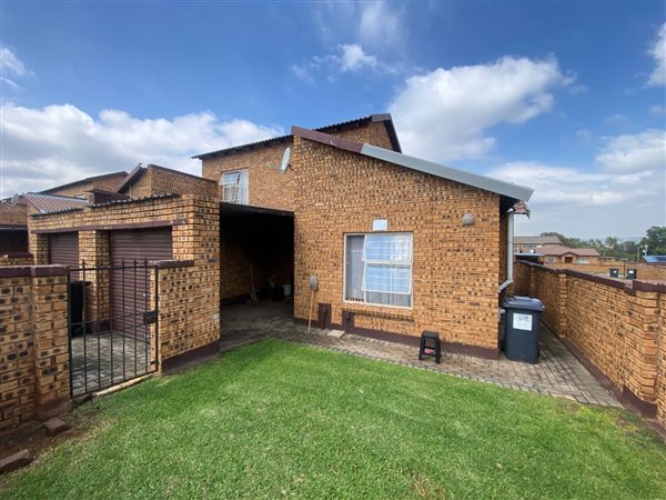2 Bedroom Townhouse 2 Bedroom Townhouse