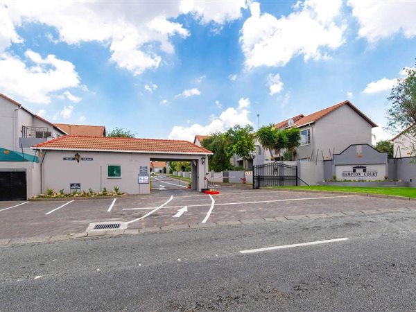 2 Bedroom Townhouse 2 Bedroom Townhouse