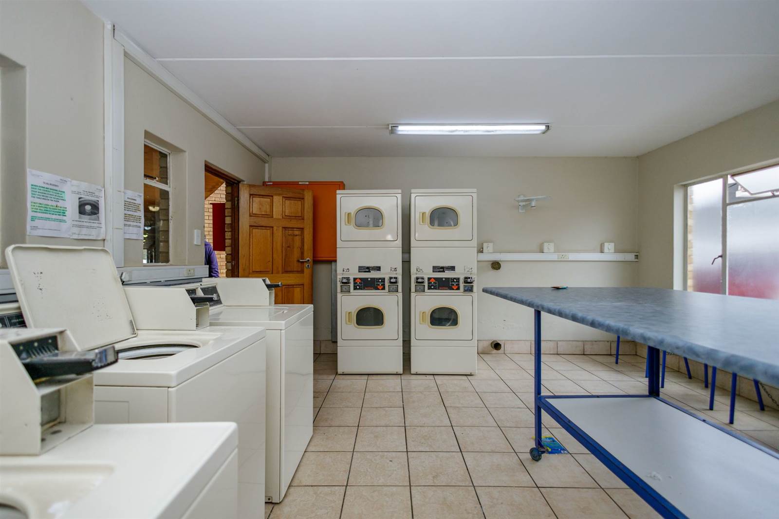 Studio Apartment in Braamfontein Werf photo number 11