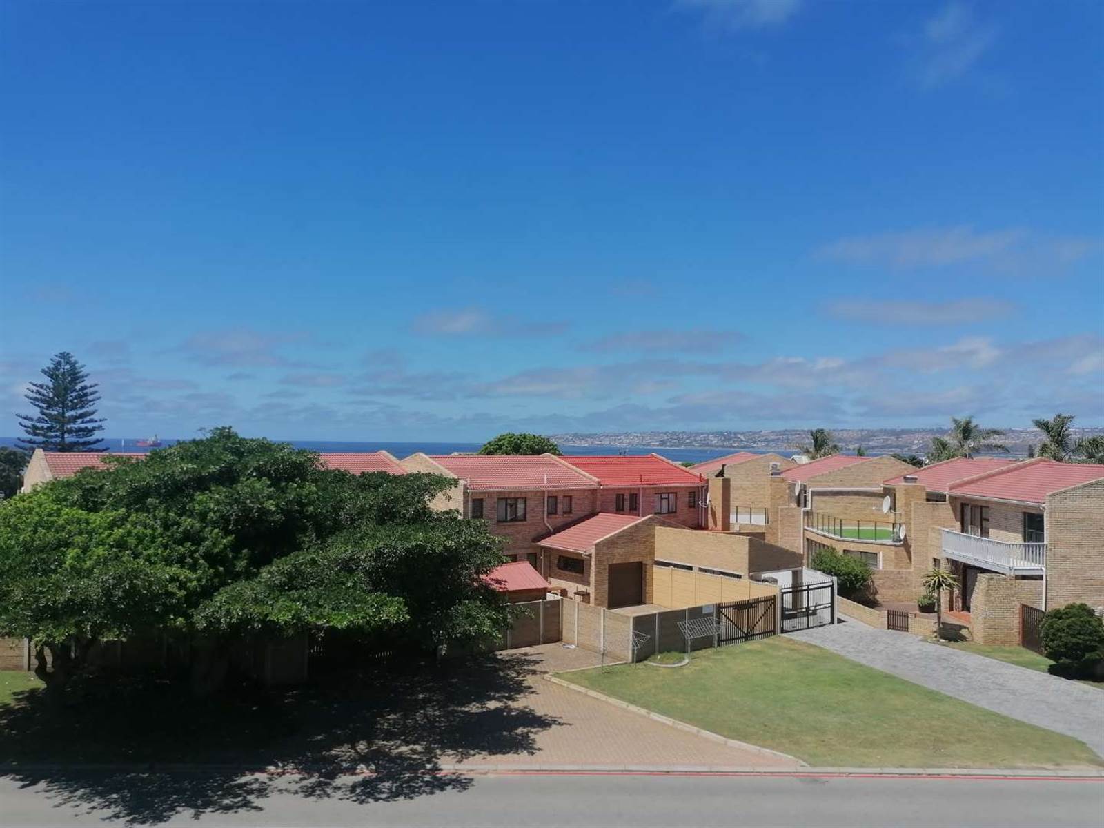 2 Bed Apartment in Hartenbos photo number 14