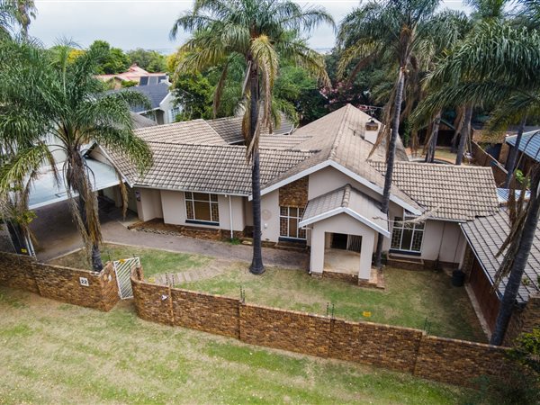 6 Bedroom House 6 Bedroom House