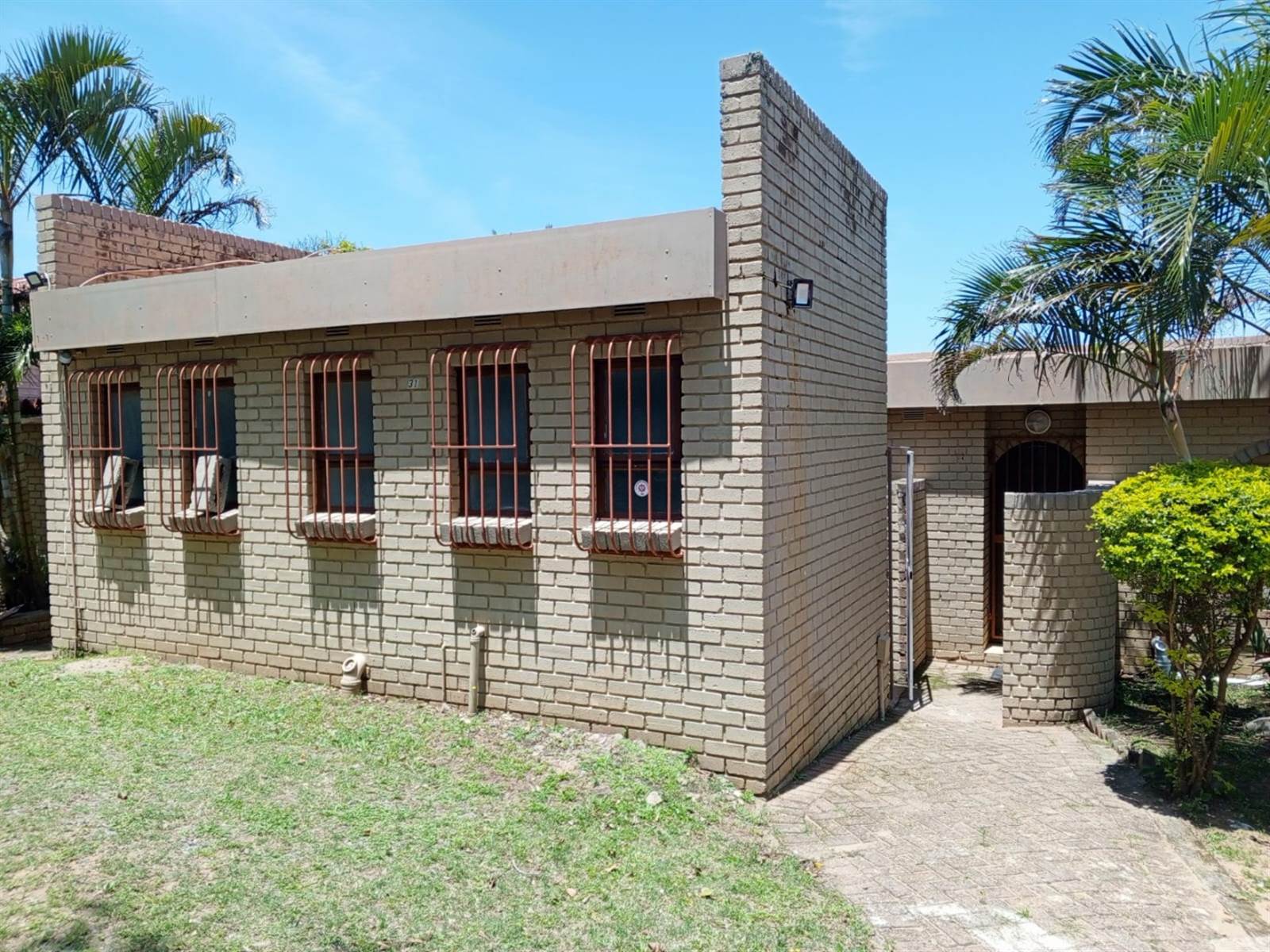 2 Bed House in Uvongo photo number 2