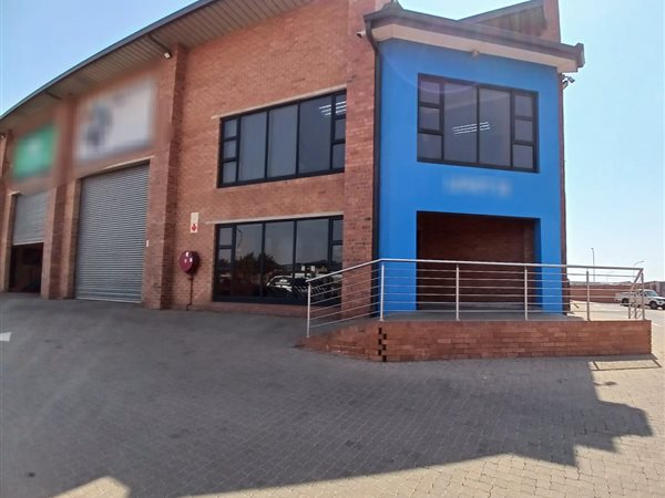 335  m² Industrial space