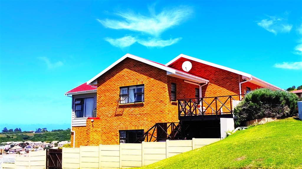 6 Bed House in Great Brak River photo number 1