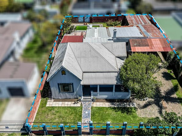 5 Bedroom House 5 Bedroom House
