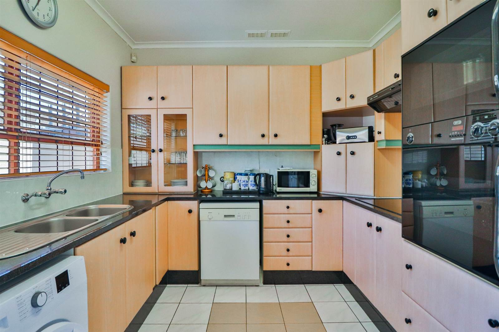 3 Bed House in Milnerton Central photo number 3