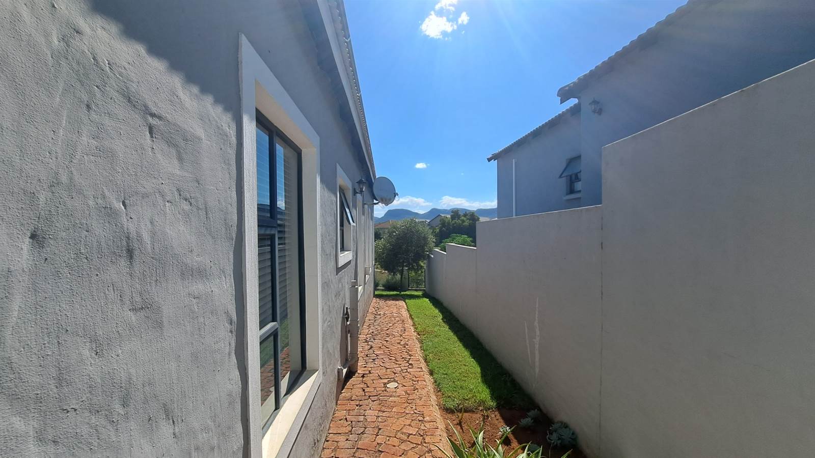 3 Bed House in Hartbeespoort Dam photo number 19