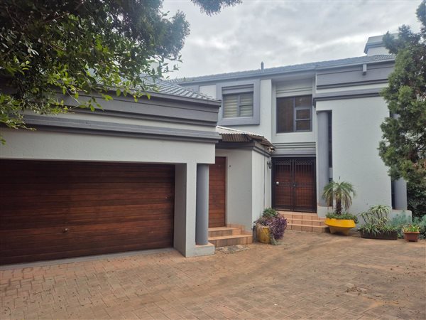 4 Bedroom House 4 Bedroom House